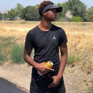 Meet your Posher, Eli